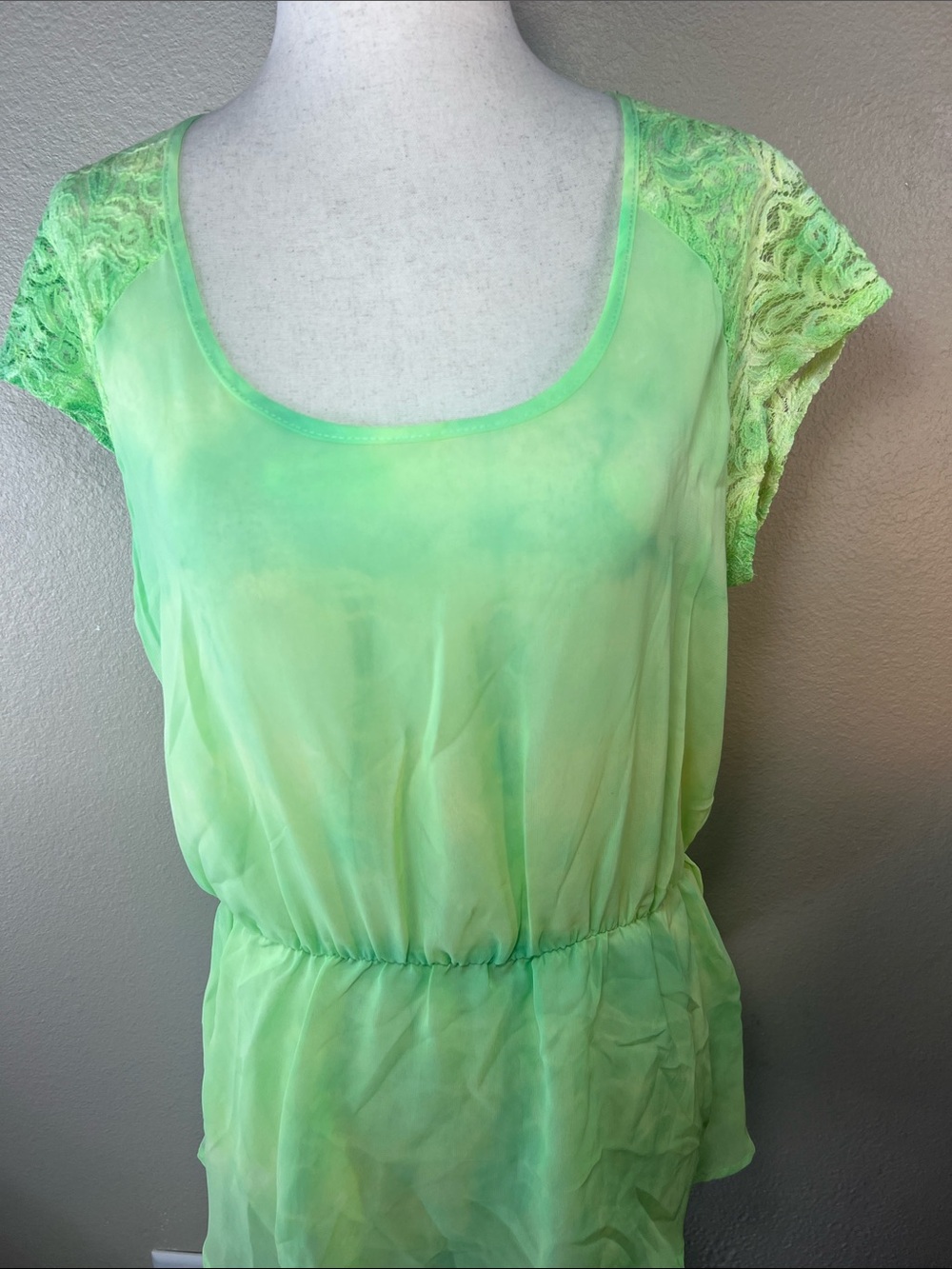 L8teR Lime Green Lace Cap Sleeve Blouse